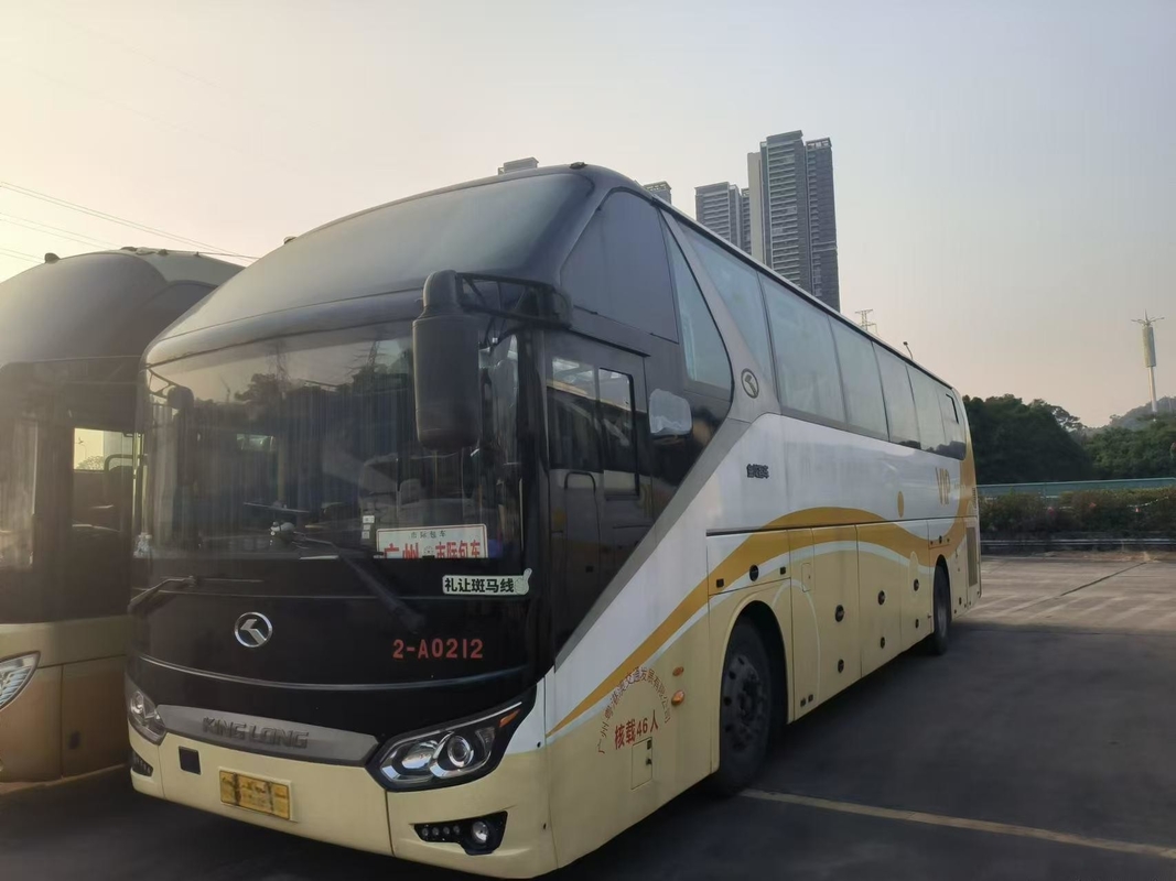 Autobus d'occasion à vendre 46 places VIP Voyageur de longue distance 2 portes Diesel 330 ch