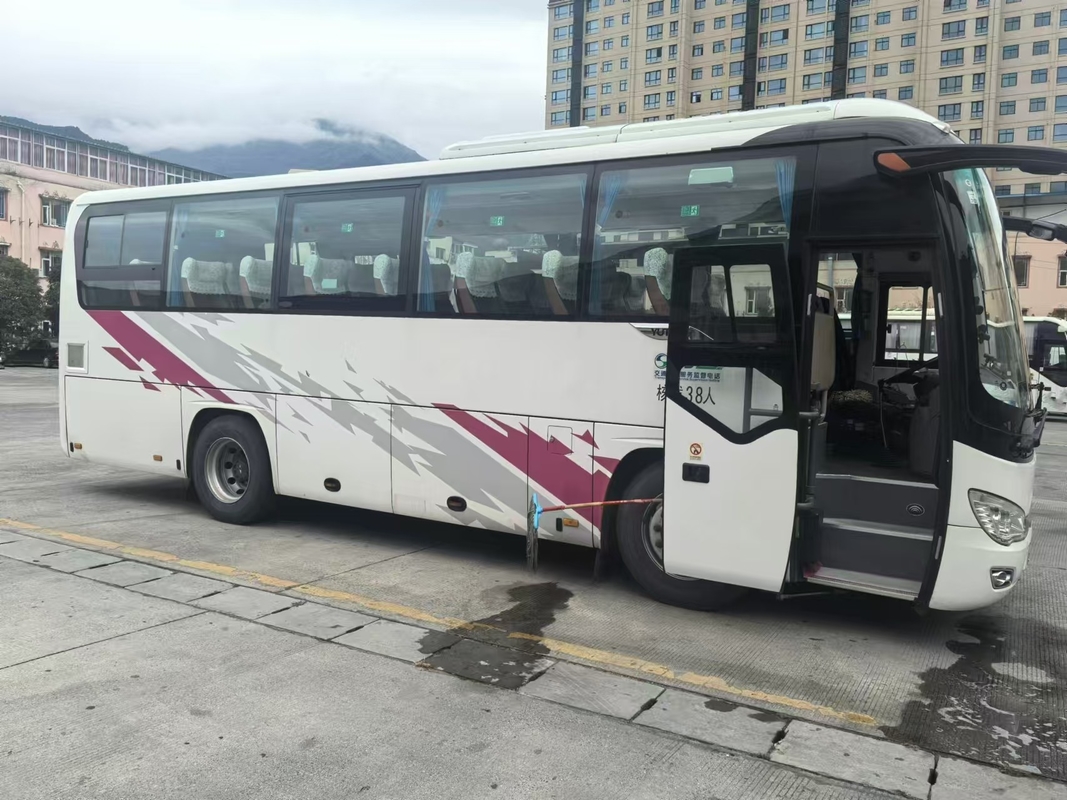 Autobus d'occasion 38 sièges Autobus de tournée moyen Yutong ZK6906 Avec suspension de coussin d'air de 8 mètres de long