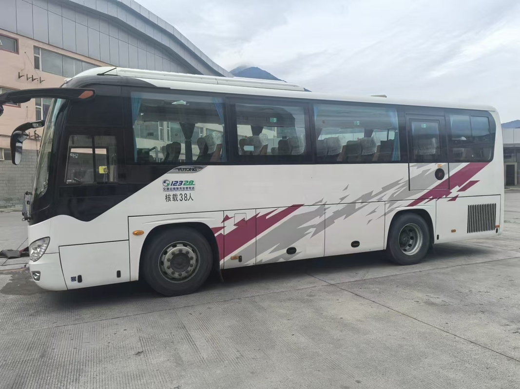 Autobus d'occasion 38 sièges Autobus de tournée moyen Yutong ZK6906 Avec suspension de coussin d'air de 8 mètres de long