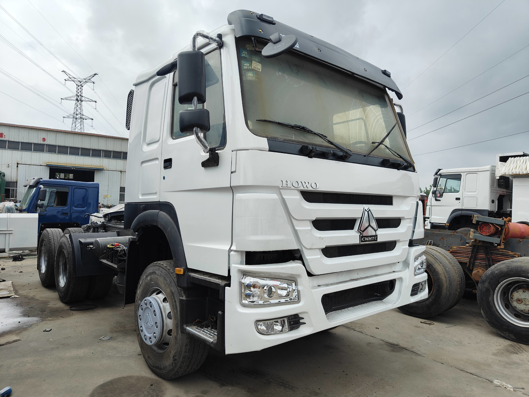 Voiture à tête de remorque Howo 2022 Année Voiture à tracteur Howo 371 ch Émission Euro 2 Entièrement rénovée