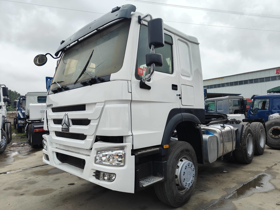 Voiture à tête de remorque Howo 2022 Année Voiture à tracteur Howo 371 ch Émission Euro 2 Entièrement rénovée