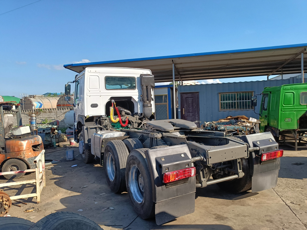 Voiture à tête de remorque Howo 2022 Année Voiture à tracteur Howo 371 ch Émission Euro 2 Entièrement rénovée