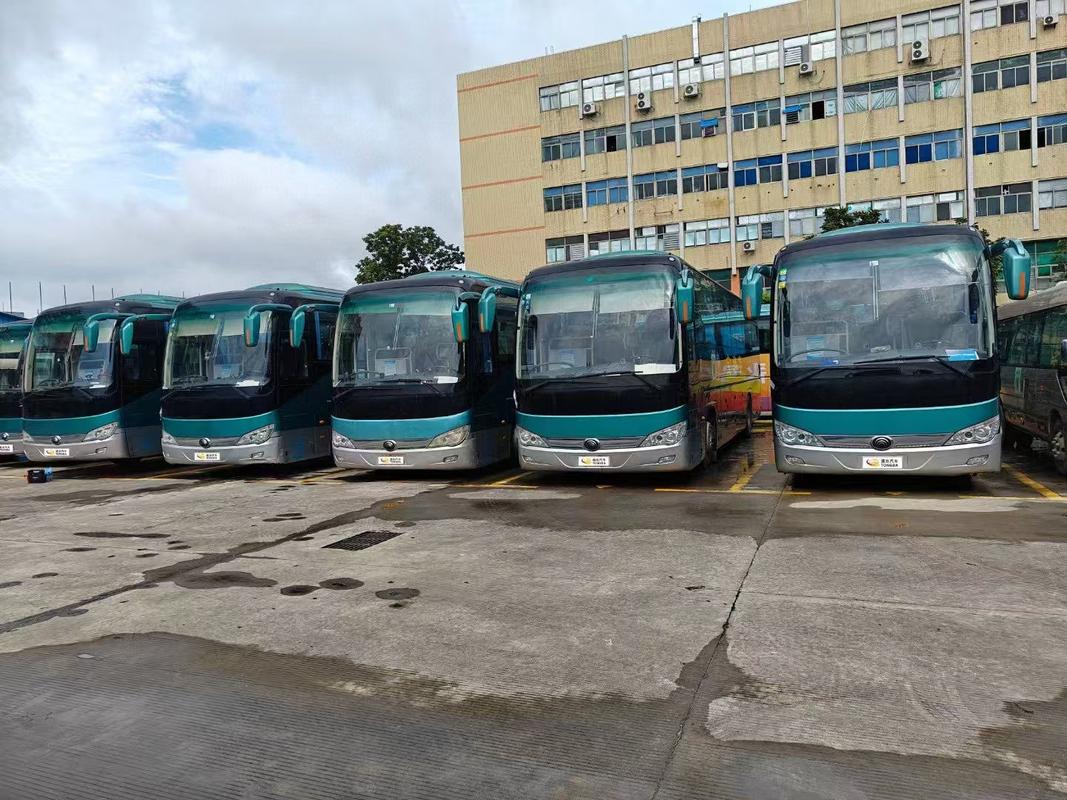 Autobus Yutong d'occasion À vendre Autobus ZK6119 Compartiment à bagages 42 sièges Longue distance 2017 Année
