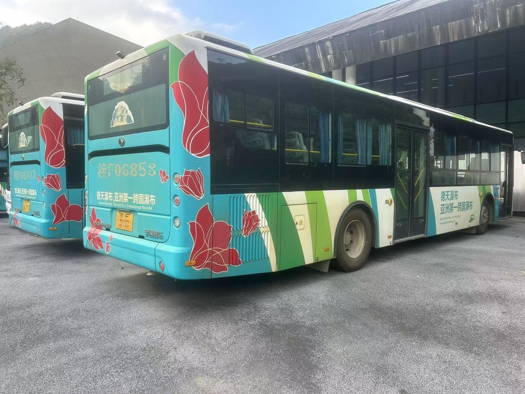 Bus de la ville de Yutong moteur diesel Yuchai ZK6125 double porte 43 places 98 passagers