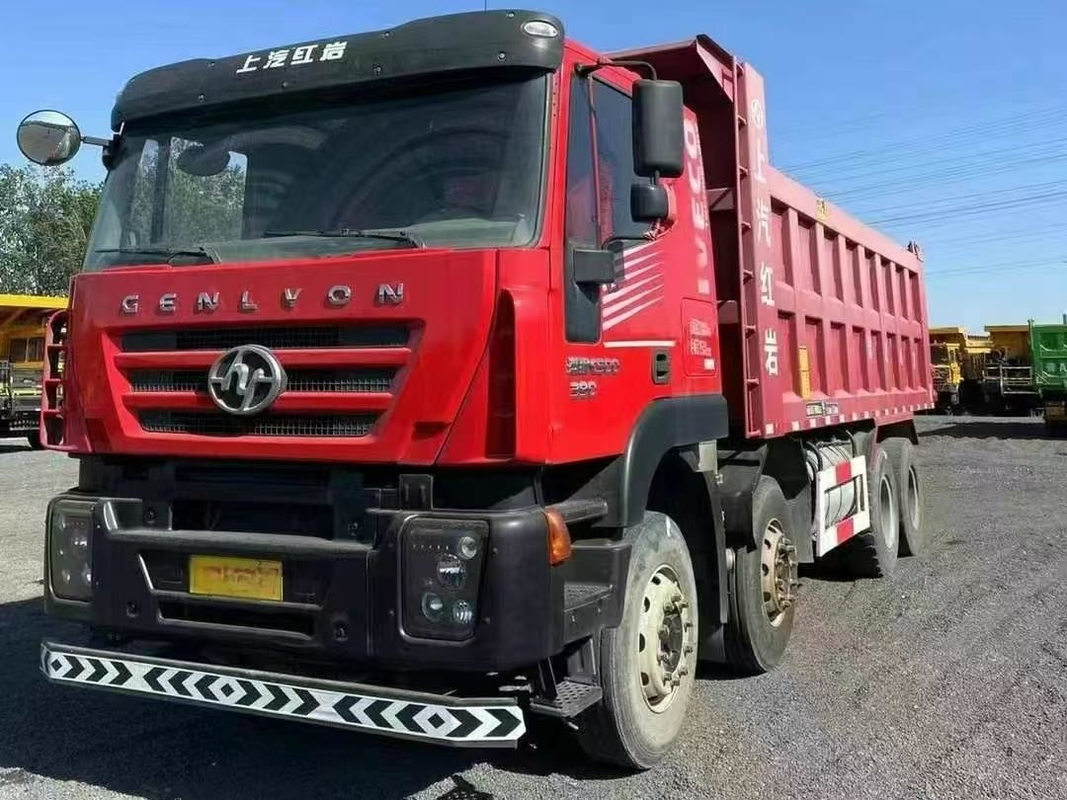 Chine camions d'occasion lourds SAIC Hongyan camion de décharge 8 × 4 Iveco technologie de camion à main gauche 390 ch