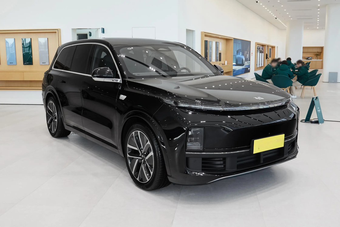 Les voitures électriques Li Auto Range étendu SUV électrique L9 Pro Version Noir Couleur 6 sièges 3105mm Arête