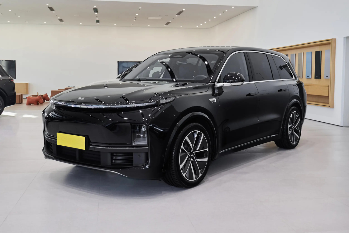 Les voitures électriques Li Auto Range étendu SUV électrique L9 Pro Version Noir Couleur 6 sièges 3105mm Arête