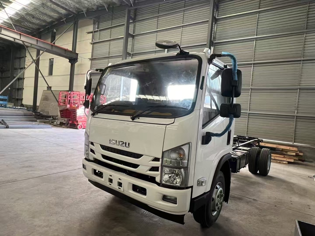 ISUZU Chassis de camion KV100 KV600 700P Modèle Nouveau camion à vendre Boîte personnalisée