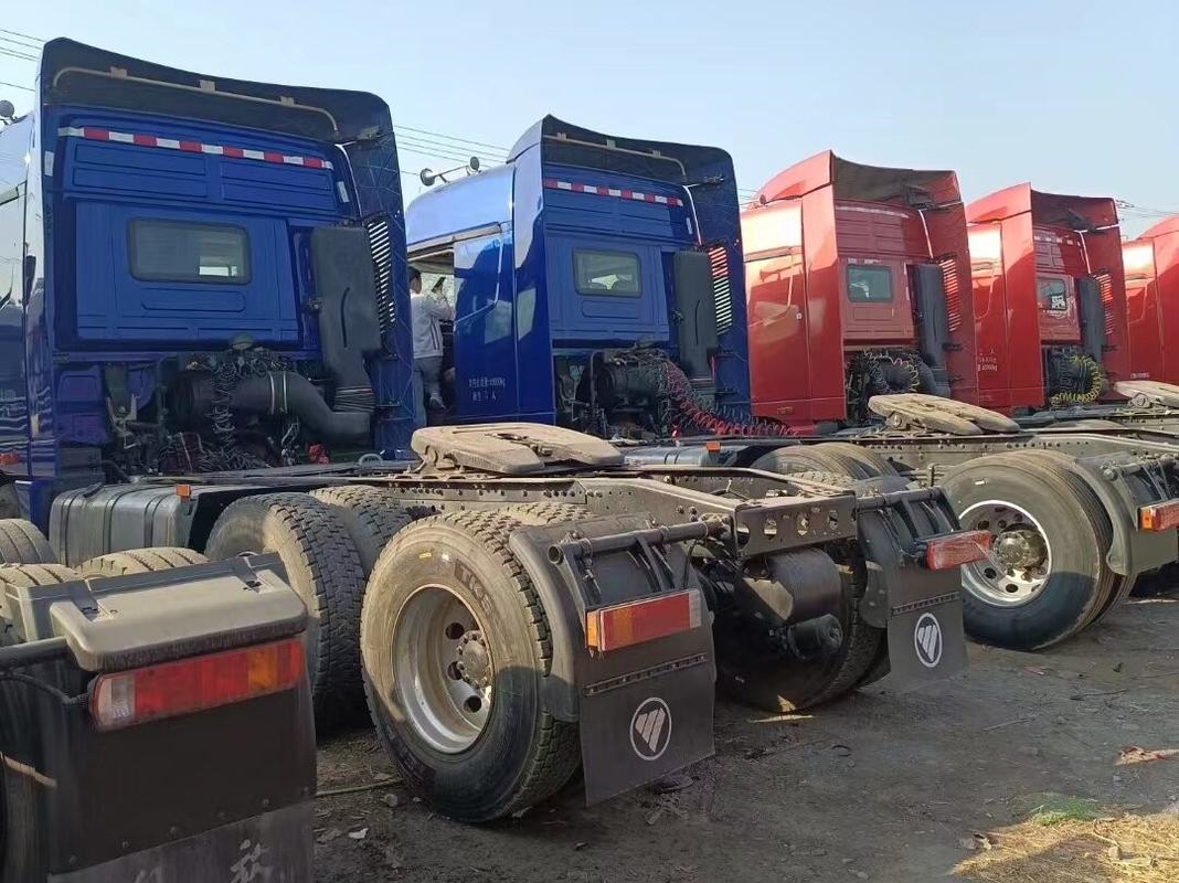 Les tracteurs à remorques d'occasion à vendre Foton 6*4 2e Tracteur tête 2020 Année basse kilométrage semi-camions