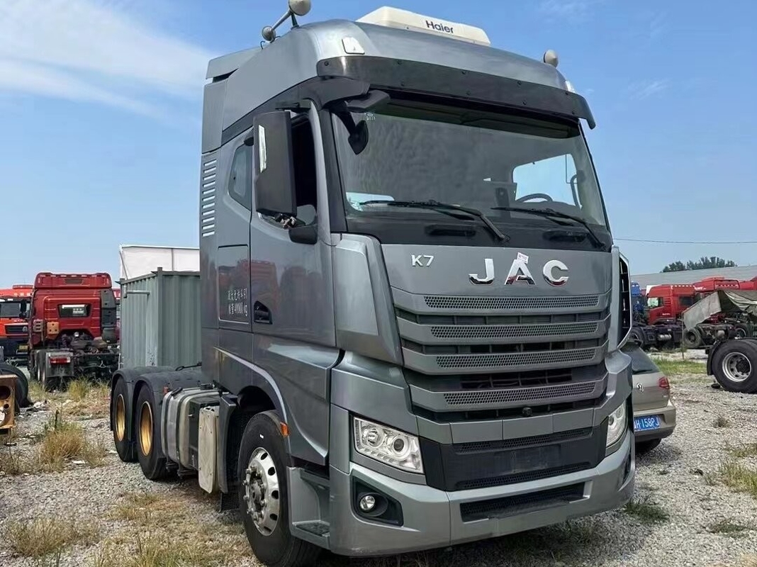 Camions à tête de tracteur lourd d'occasion pour JAC K7 Transmission ZF automatique 540 ch avec couchette 6*4