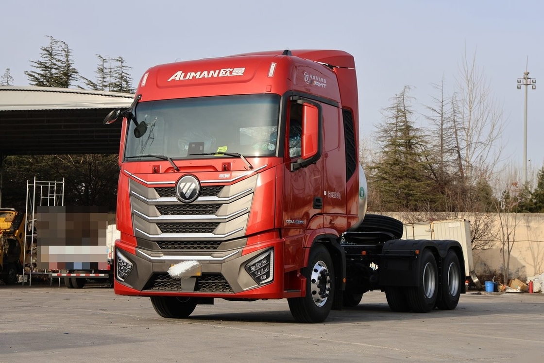 Foton Auman 6X4 Tracteur utilisé Tête de camion GTL6 10 Pneus pour le transport sur de longues distances Moteur GNL 530 ch