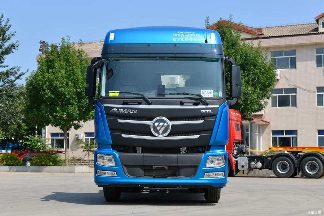 Tête de tracteur d'occasion Haute puissance Foton Auman Commins Moteur bleu Tête haute cabine dormeurs