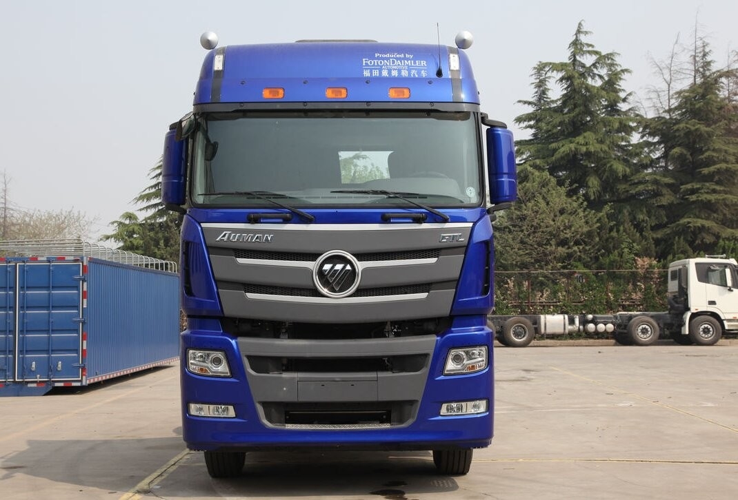Utilisé haut toit cabine tracteur tête de camion WP moteur 6x4 mode de conduite Foton Auman rapport coût-efficacité élevé