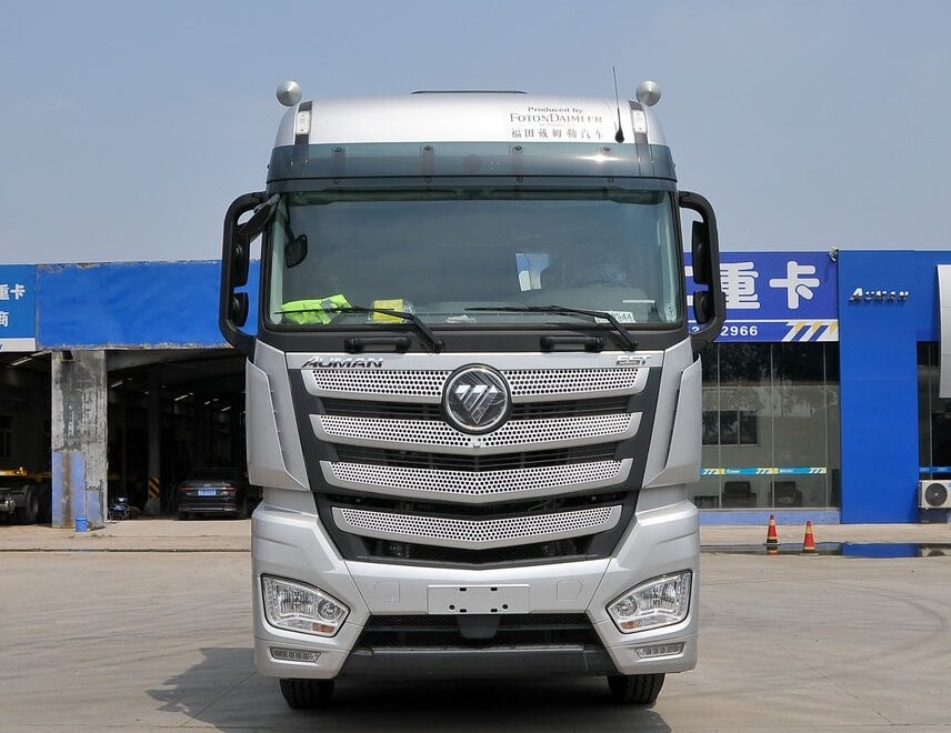 Utilisé Puissante Performance Lourdes charges Tête de tracteur Foton Auman 510hp 6 cylindres moteur Cummins