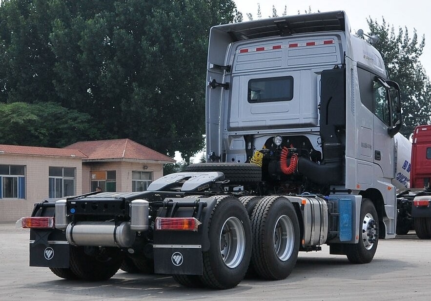 Utilisé Puissante Performance Lourdes charges Tête de tracteur Foton Auman 510hp 6 cylindres moteur Cummins