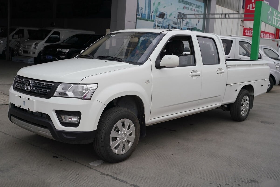 Used Manual Pickup Truck  4X2 Drive Mode 4 Wheels White Economical Bad Road Conditions