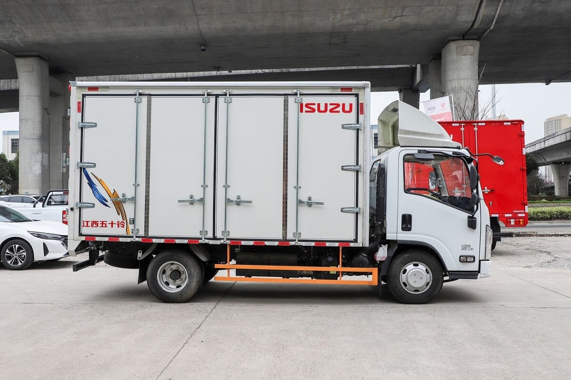 Second Hand Van Cargo Trucks Isuzu EC5 4×2 DRIVE MODE 127hp Cheap Cargo Trucks For Export