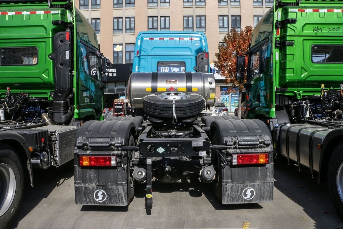 Tracteur routier d'occasion à vendre Shacman X3000 6*4 Mode de conduite 480ch Tracteur routier le moins cher à vendre FOB Chine