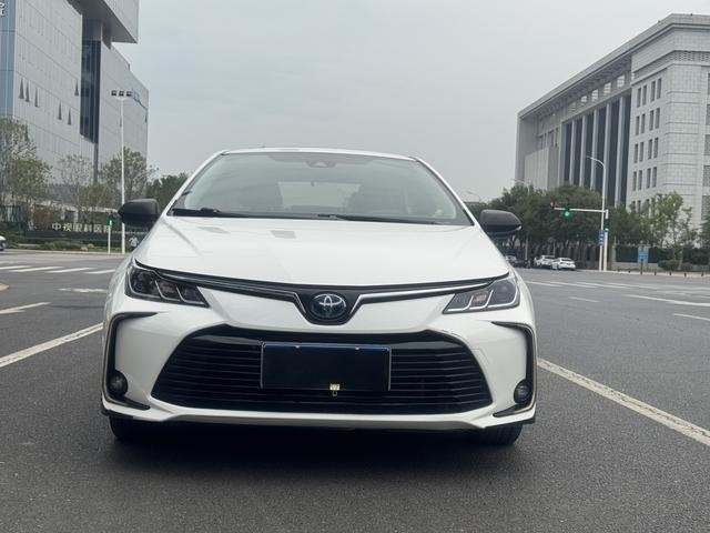 Corolla d'occasion pour l'exportation Idéal 2021 Année Transport personnel bas kilométrage Hybride électrique et essence