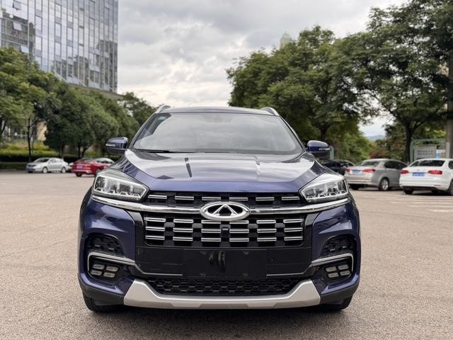 SUV chinois d'occasion faible kilométrage Chery Tiggo 8 SUV transmission automatique année 2019 usage familial et commercial