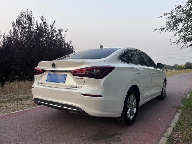 Changan Eado 1.6L SUV Automatique d'Occasion Abordable 2019 pour l'Afrique et le Moyen-Orient