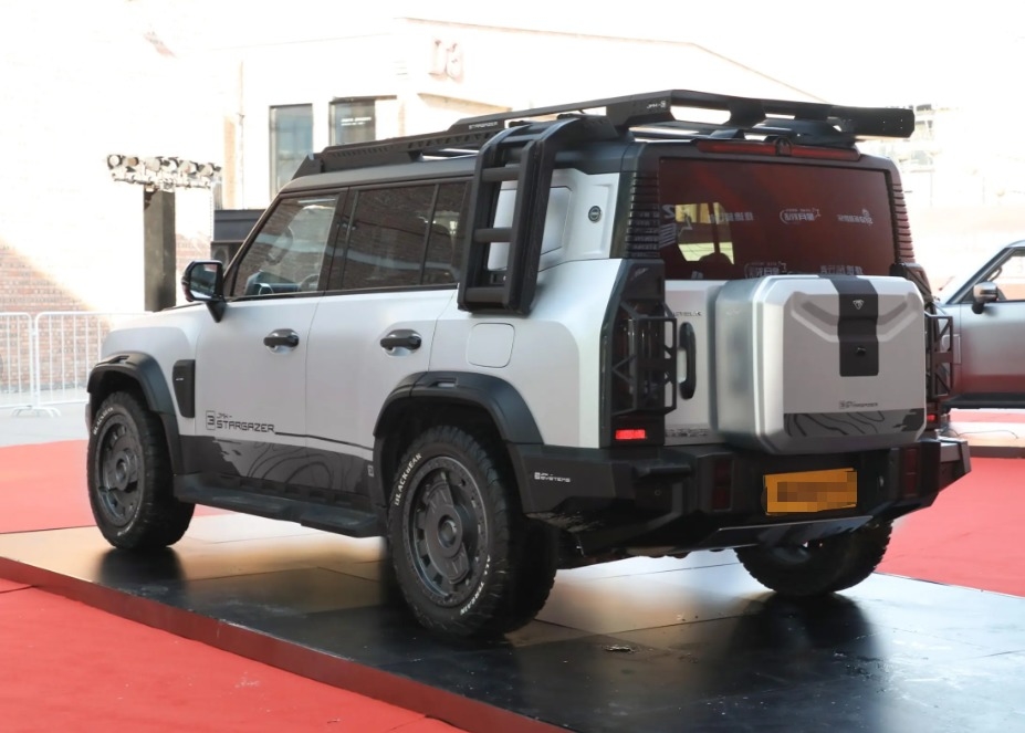 Nouvelle aile de dragon argentée 2024, voiture à essence 4x4, durable, puissante, voiture idéale avec couleur personnalisée