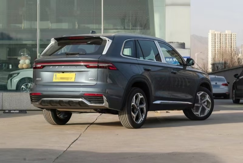 Nouveau SUV Geely 2025 Année 2 roues motrices Benzine Durable Puissant Voiture idéale Avec couleur personnalisée