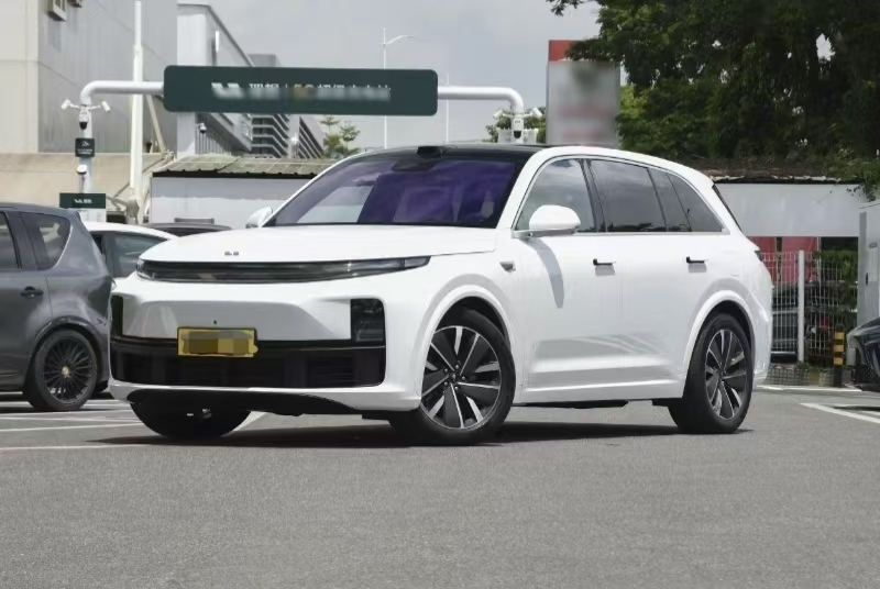 Nouveau SUV Li Auto 2025 Année 4x4 Autonomie Étendue Voiture Durable Puissante Voiture Idéale Avec Couleur Personnalisée
