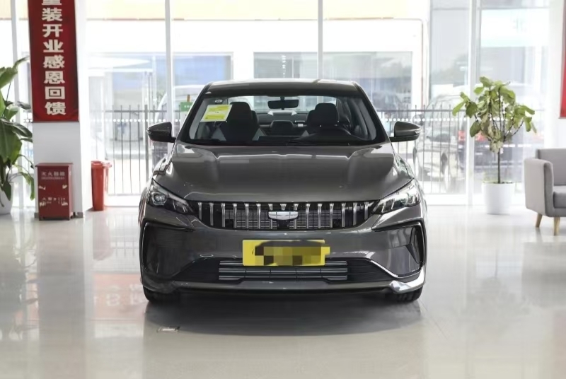 Nouvelle Geely 2024 Année 2 roues motrices Benzine Durable Puissante Voiture idéale Avec couleur personnalisée