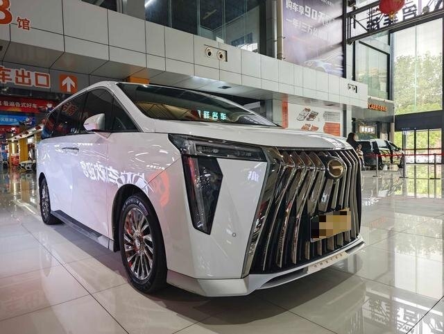 Affordable Trumpchi M8 2023 Grandmaster Série 2.0TGDI Ultimate Edition À vendre 2 roues de luxe pour usage familial