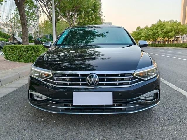 Prix abordable Utilisé 2021 Magotan 330TSI DSG 30e édition anniversaire pour une utilisation familiale