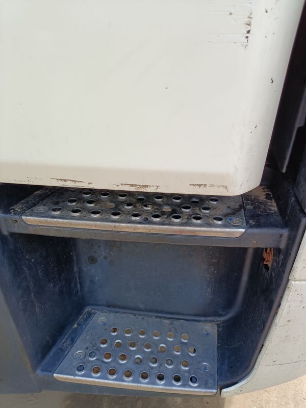 La tête de tracteur usée à vendre HOWO T7H 6*4 mode de conduite 440hp Meilleures marques de tracteurs chinois