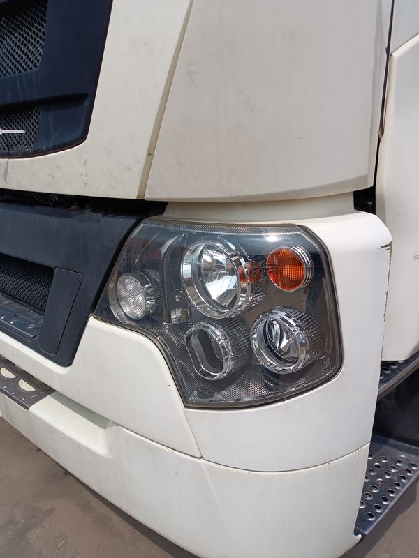 La tête de tracteur usée à vendre HOWO T7H 6*4 mode de conduite 440hp Meilleures marques de tracteurs chinois