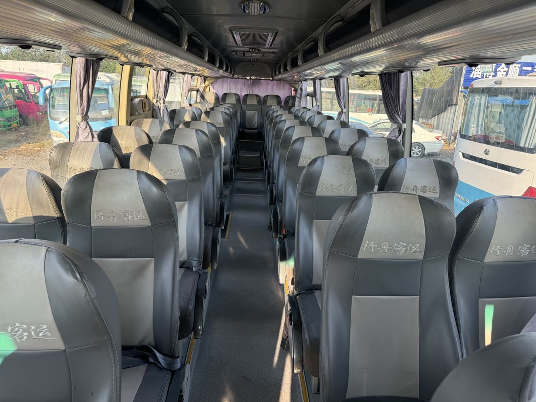 ZK6110 Yutong Bus de passagers d'occasion 2020 56 places 2 + 3 Aménagement Deux portes à la main gauche Bus de luxe