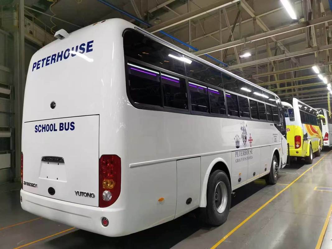 40 sièges Yutong ZK6932D Nouveau bus Nouveau autocar Roulement du bus RHD Diesel Cumm-ins Moteurs Euro2 pour les touristes