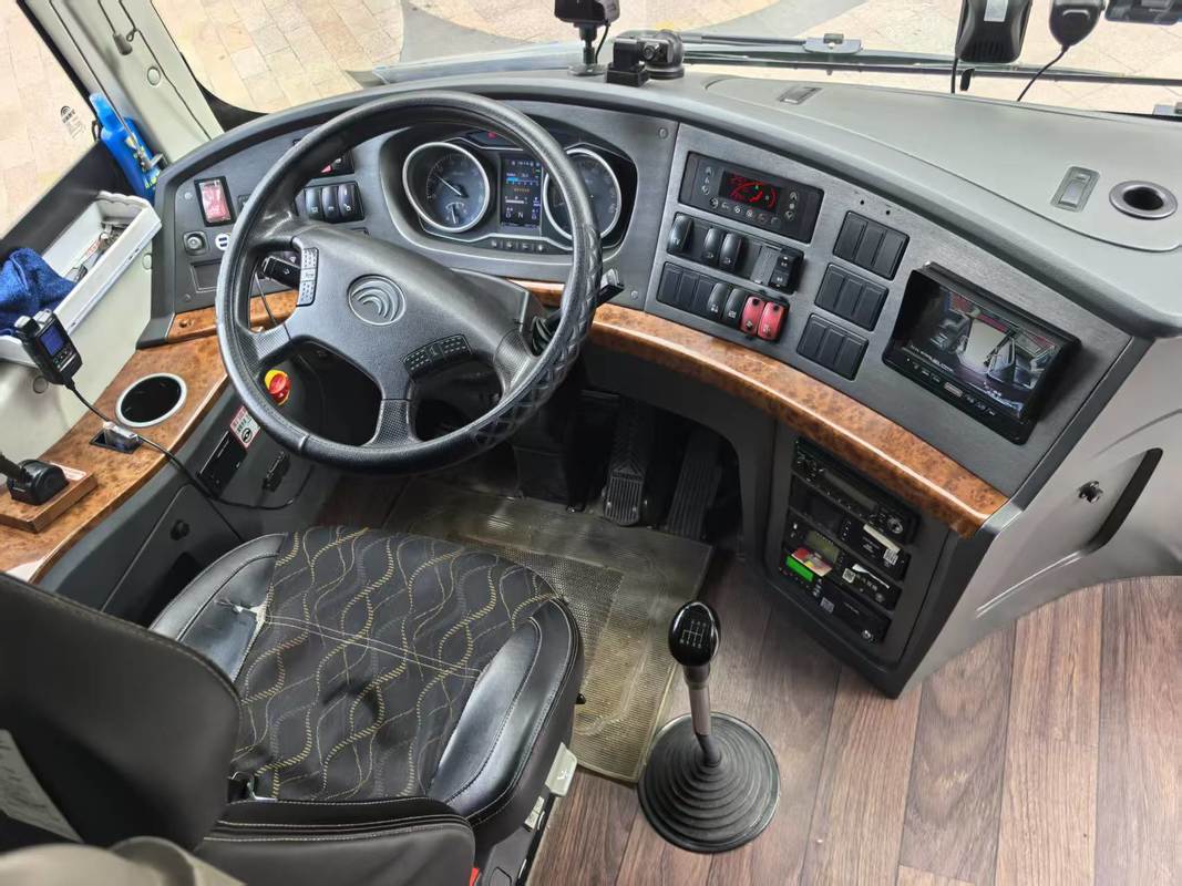 Autocar de tourisme Yutong 12m Diesel d'occasion 50 places Weichai Tour Aéroport Église Navette Scolaire Interurbain Intercités Conduite à droite/gauche