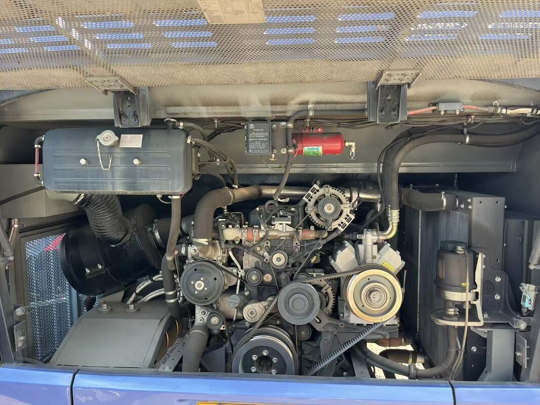 Autobus Kinglong Diesel d'occasion 50 places Luxe Suspension à lames Moteur Weichai Tour scolaire Navette interurbaine