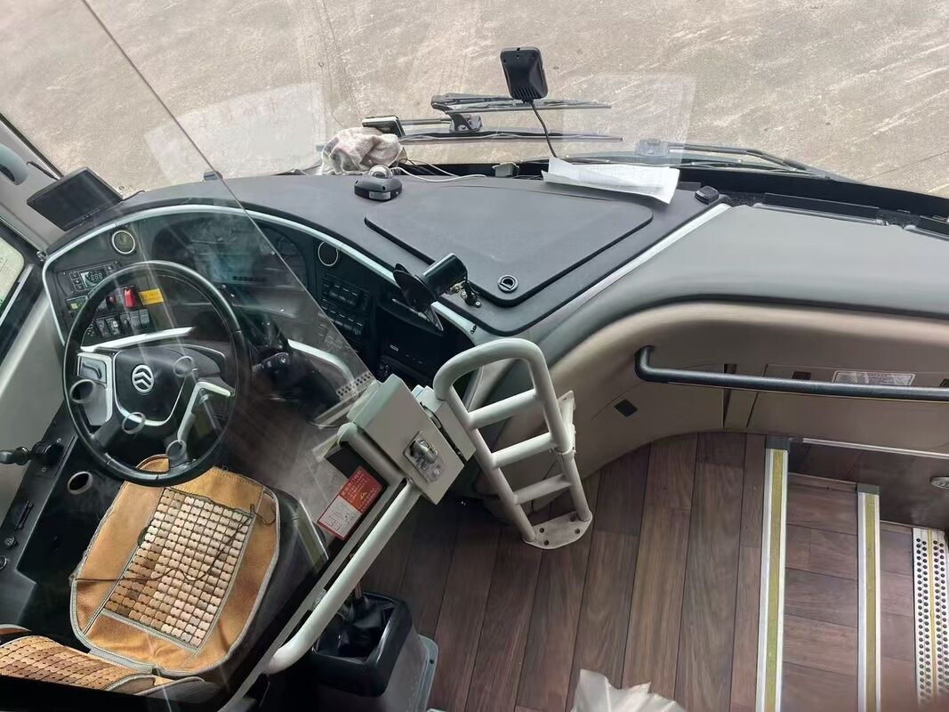 Deuxième main Diesel Kinglong Bus 50 places Luxe Leafspring Weichai École de moteur Tour Intercity Coach de banlieue