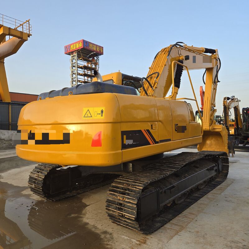 Excavateur à rails chinois marque 22T en excellent état capacité 1.1m3 puissance nominale 112kW pour la construction