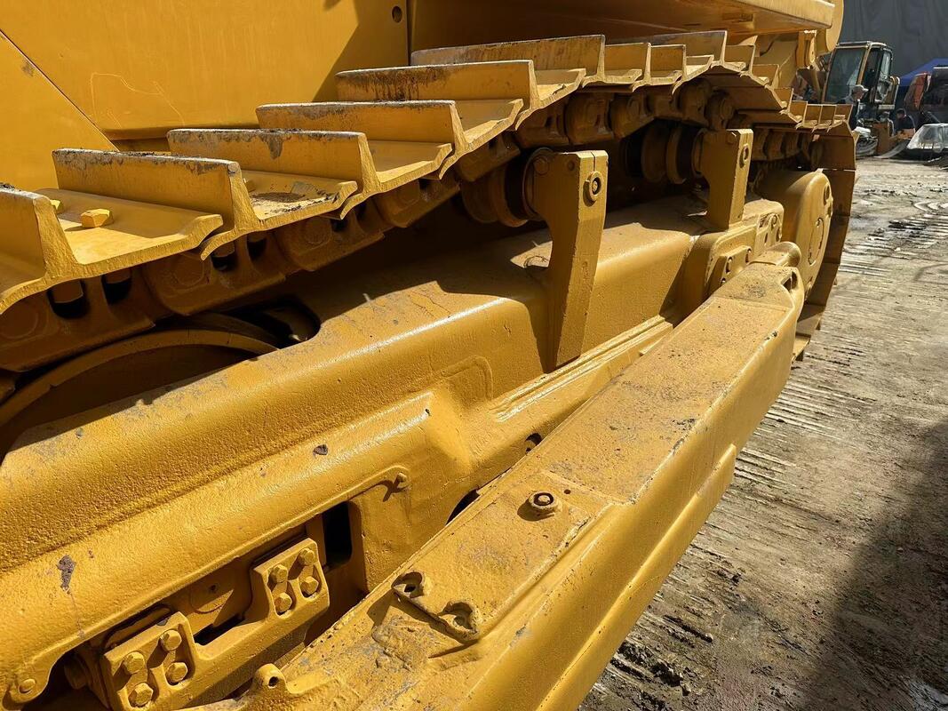 Nouveau arrivé Bulldozer à traction de marque chinoise d'occasion Capacité de seau 5 tonnes En excellent état Puissance nominale 305 KW 14,07 L Pour la construction En excellent état