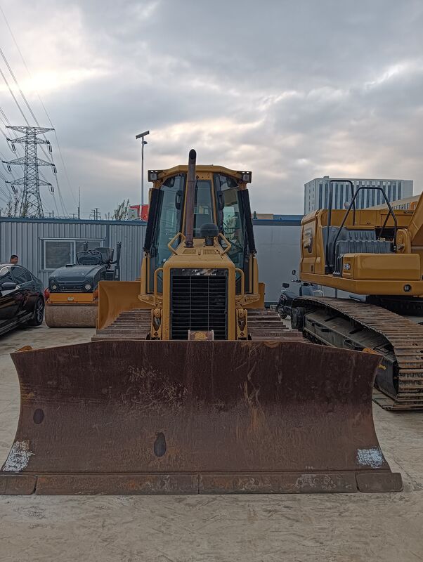 Bulldozer à traces de marque chinoise d'occasion Capacité de seau 8.919 tonnes En excellent état 74kW 5.0 L Pour la construction