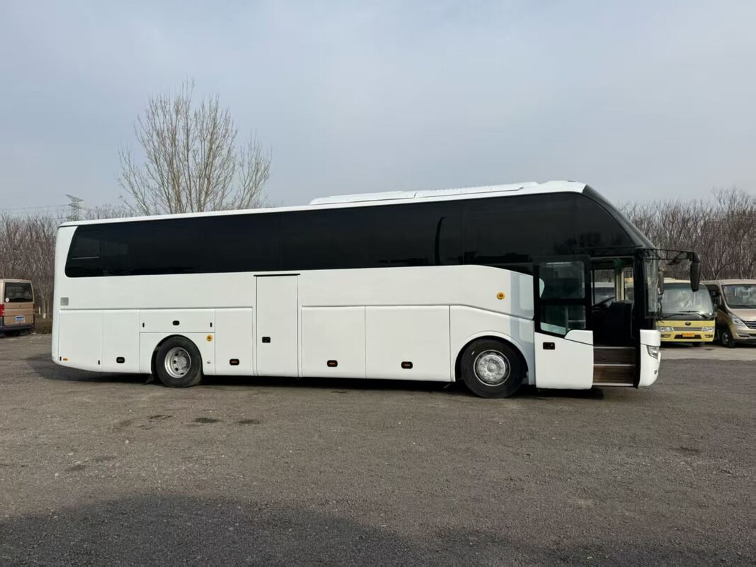 Autobus Yutong Zk6122 Yuchai 330 ch Leaf Spring 50 sièges Lux Transport avec climatisation