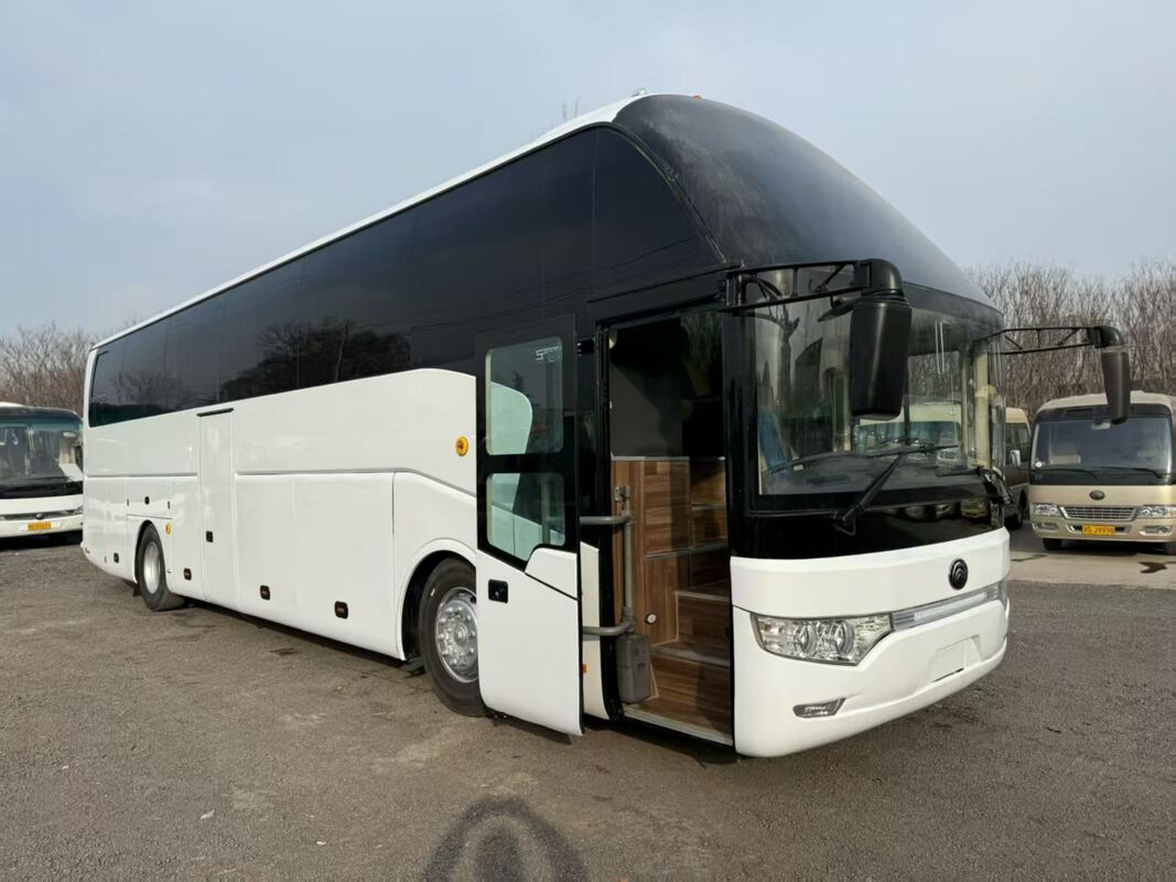 Autobus Yutong Zk6122 Yuchai 330 ch Leaf Spring 50 sièges Lux Transport avec climatisation