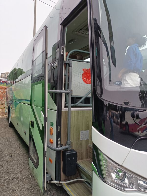 Autobus d'occasion Yu-tong ZK6117 Yuchai Euro 6 Leaf Printemps 50 sièges 2023 Année Lux Transport avec climatisation Pour navette ou longue distance