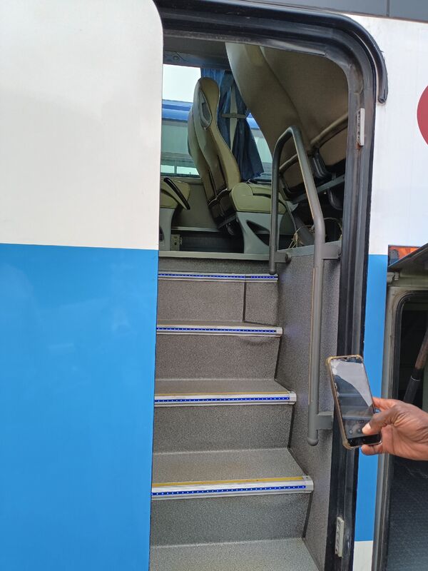 Autobus d'occasion King-long XMQ6129 Yuichai Euro5 à ressorts paraboliques 54 places 2021 Luxe avec climatisation pour navette ou longue distance
