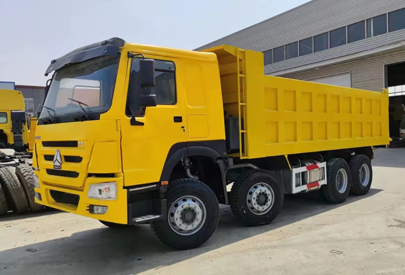 Roues à C.A. 12 utilisées du moteur diesel WP de conduite à gauche du camion à benne basculante Howo 371hp 8x4 pour le Zimbabwe