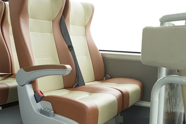 Type a/c de gazole de bus touristique utilisé par Yutong de 2013 ans équipé de 24-51 sièges