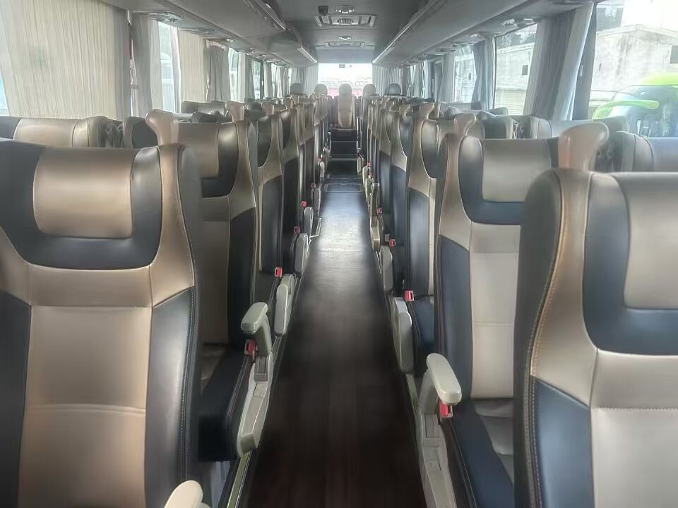 Yutong 6122 d'occasion, autocar de 54 sièges, moteur diesel Weichai, bus de tourisme utilisé pour l'Afrique