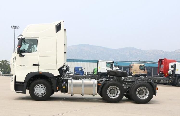 HOWO T7H a employé la commande résistante des camions 6x4 avec la puissance de moteur d'a/c 397kW