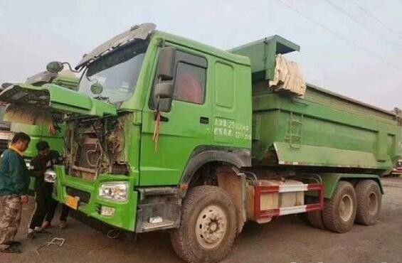 Le moteur 340HP de l'euro IV a utilisé le camion à benne basculante avec la commande 6x4 à vendre